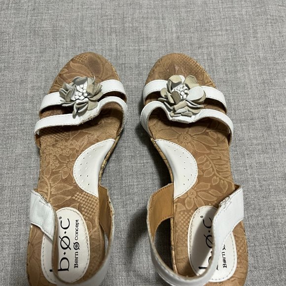 BOC Born Concept White Leather Wedge Sandals  Women's 7M  Strappy Sling back - Picture 3 of 11